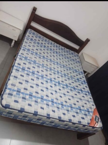 Cama Matrimonial en Madera + Colchón